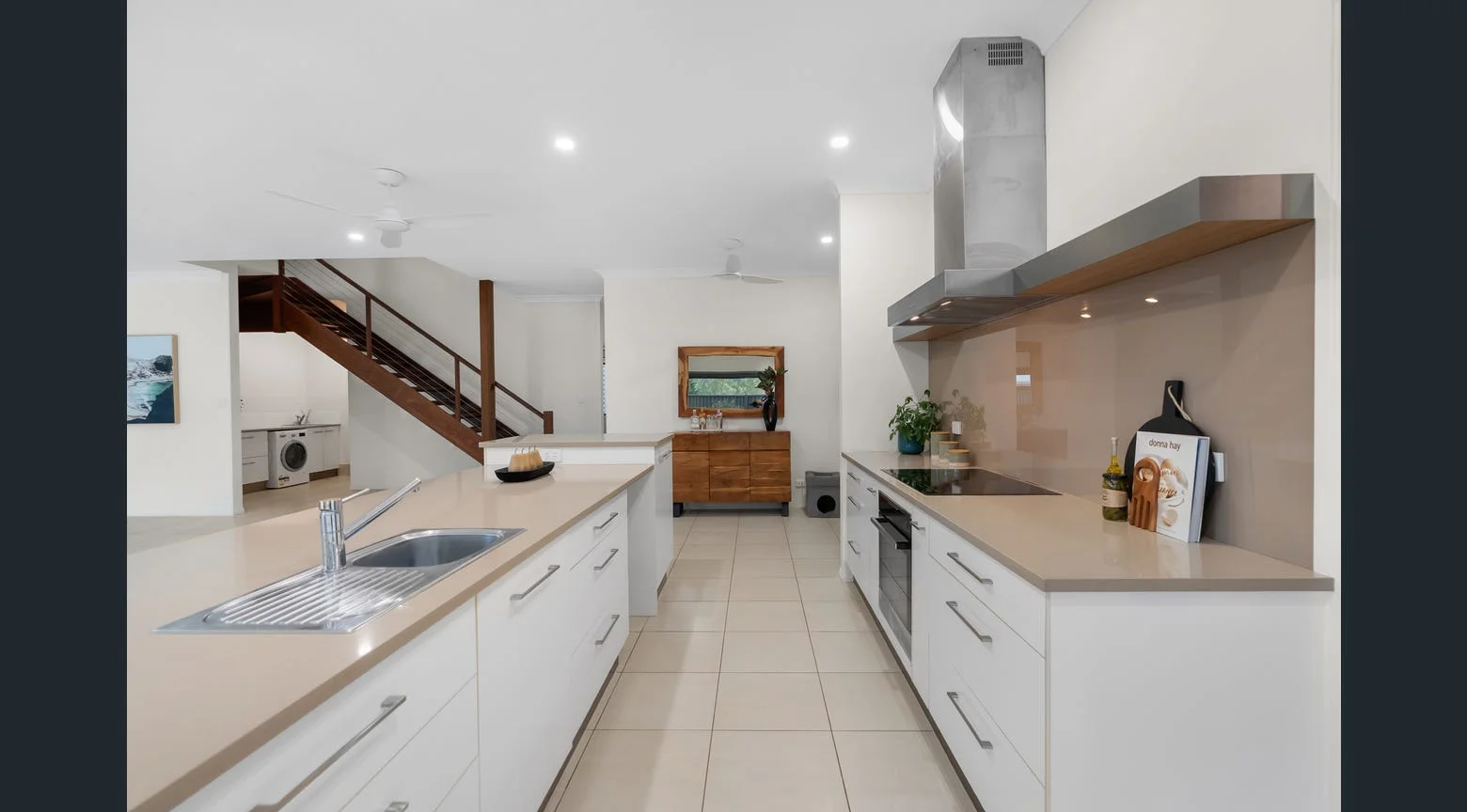 4 Mccoll Close, Redlynch QLD 4870 photo 4