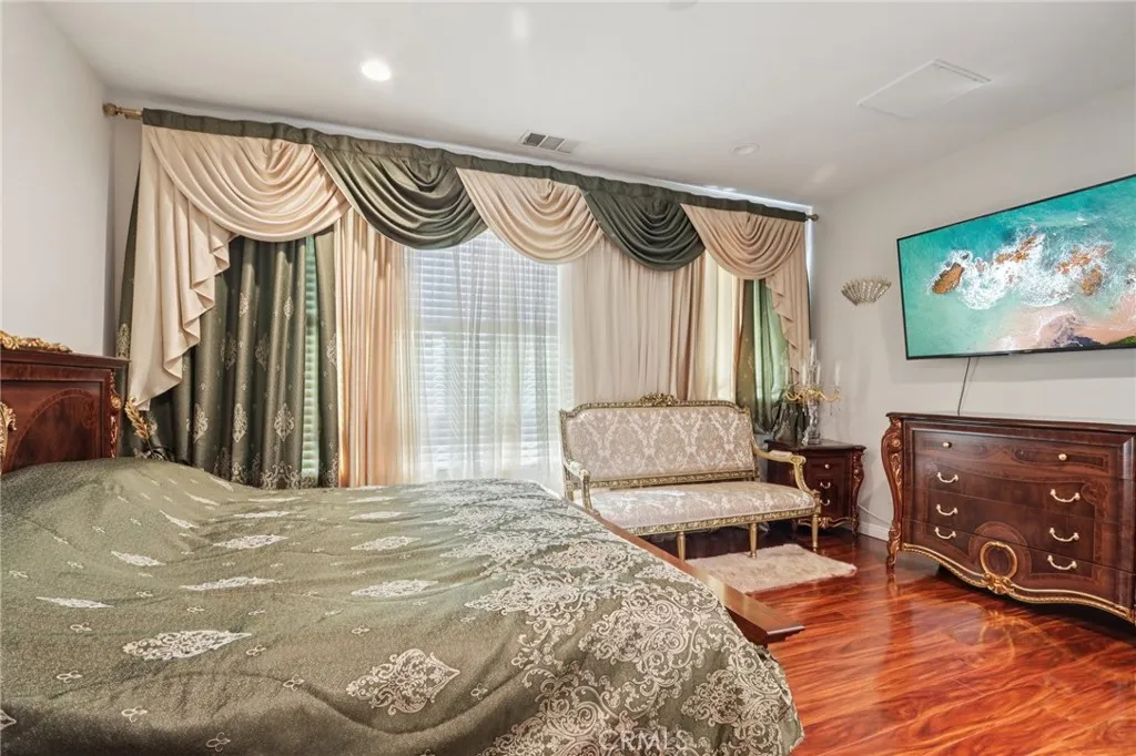 Additional image 50 of 13225 Victory Boulevard, Valley Glen, CA 91401