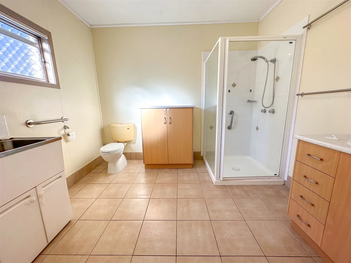 114 Lock Street, Stanthorpe QLD 4380 photo 5