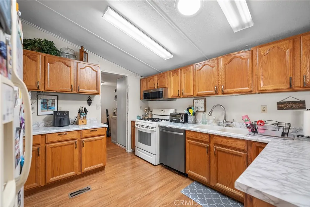 Additional image 10 of 1550 Rimpau Ave Unit 65, Corona, CA 92881