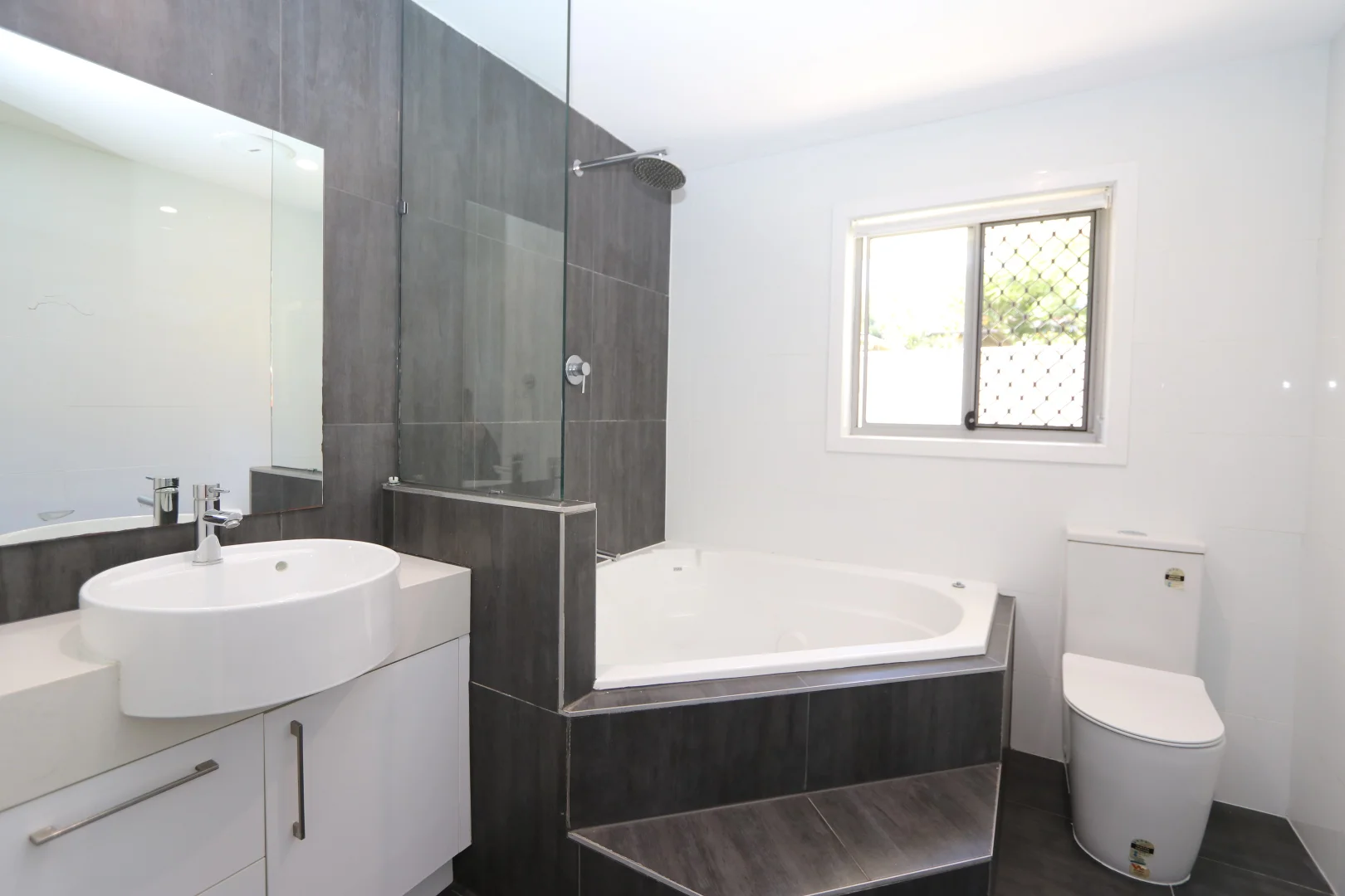 Additional image 14 of 105 Yangoora Crescent, Ashmore QLD 4214