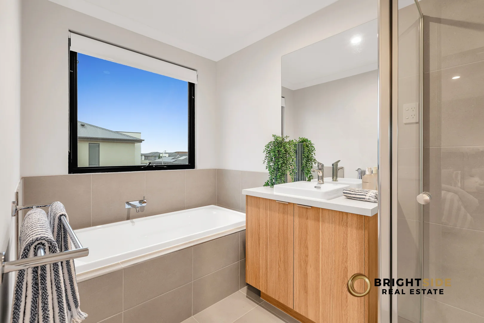 Additional image 11 of 15 Guisard Way, Clyde North VIC 3978