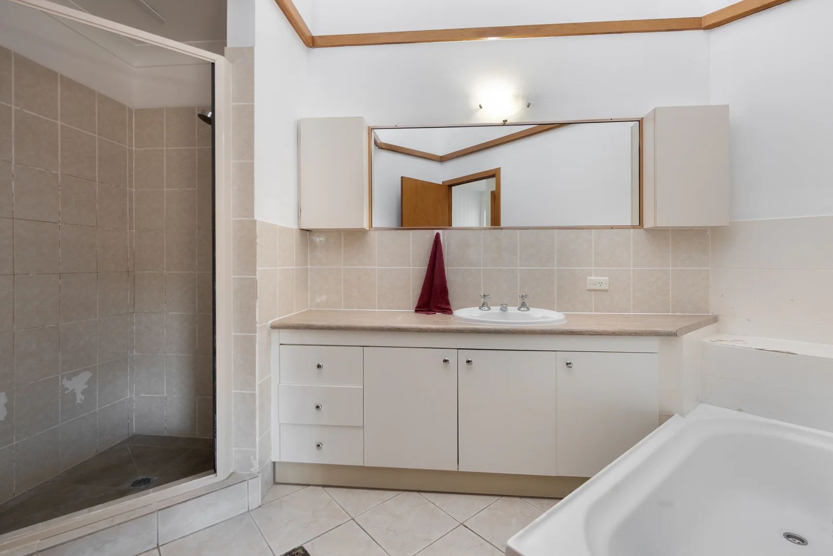 Additional image 12 of 3/11 Hooker Boulevard, Broadbeach Waters QLD 4218