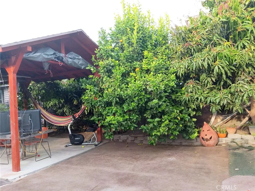 Additional image 11 of 1046 W 49th St, Los Angeles, CA 90037