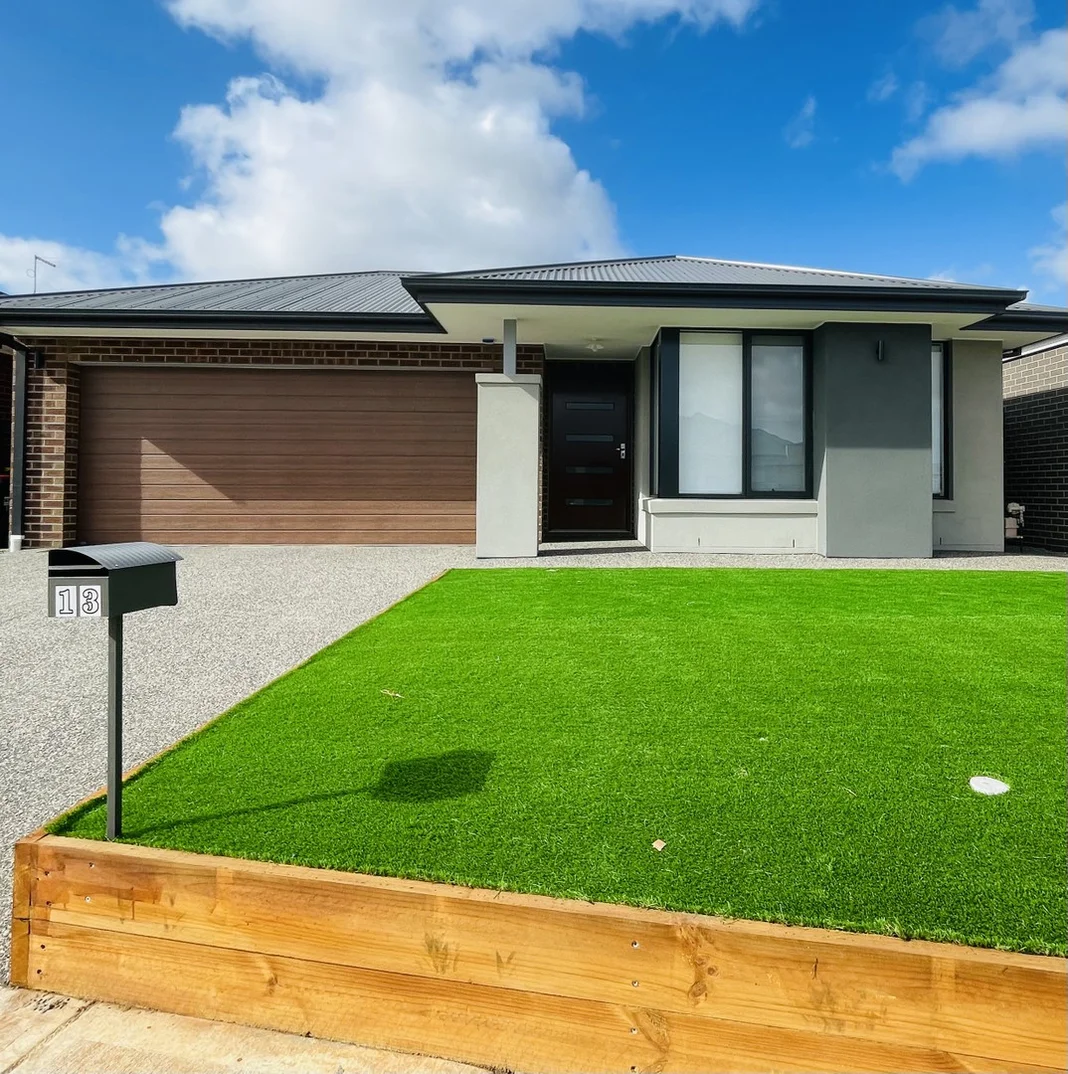 13 Saltaire Drive, Strathtulloh VIC 3338