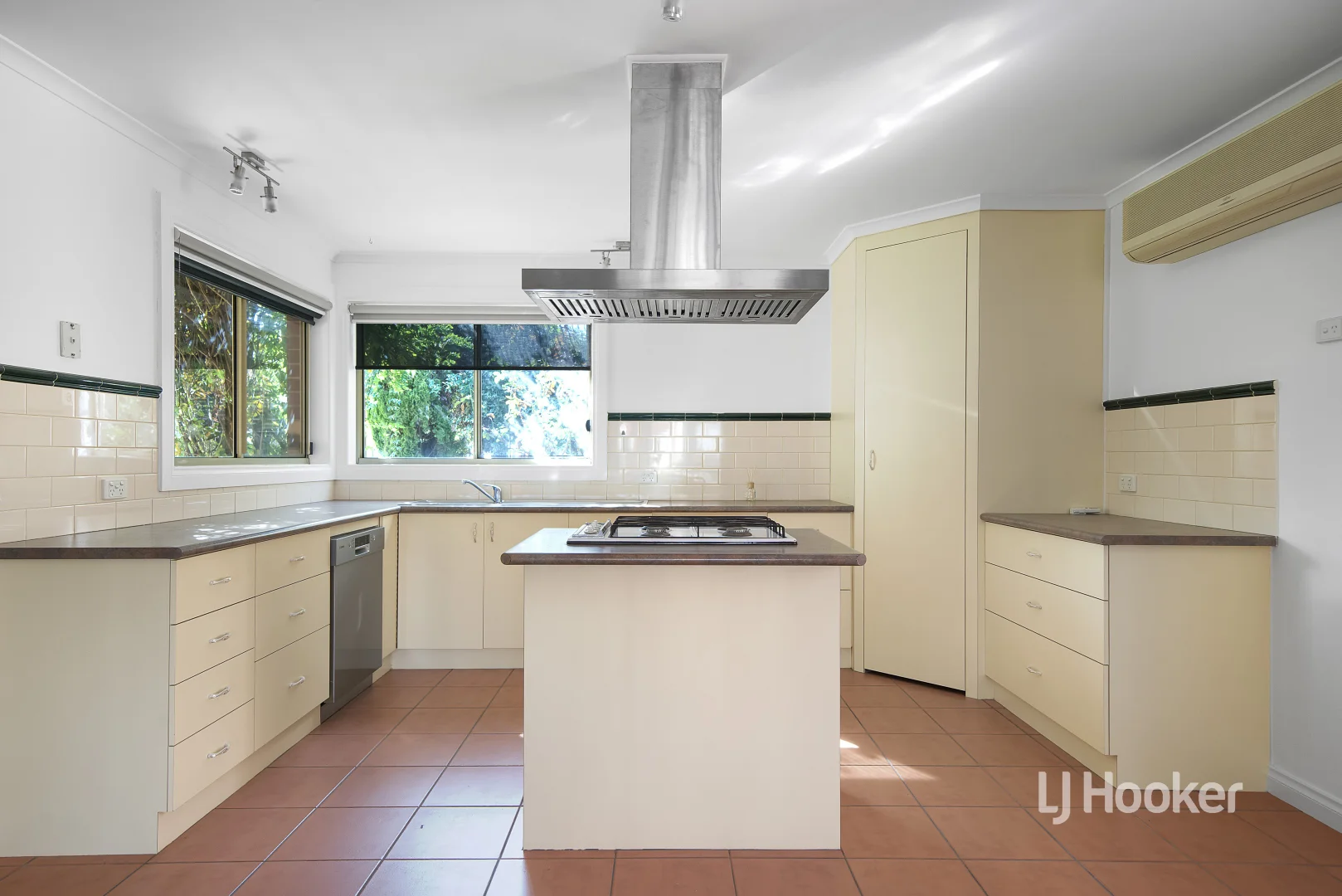 Additional image 4 of 1 Maron Close, Seabrook VIC 3028