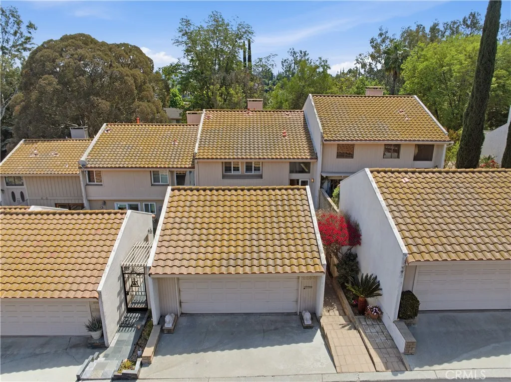 2250 El Capitan Dr, Riverside, CA 92506