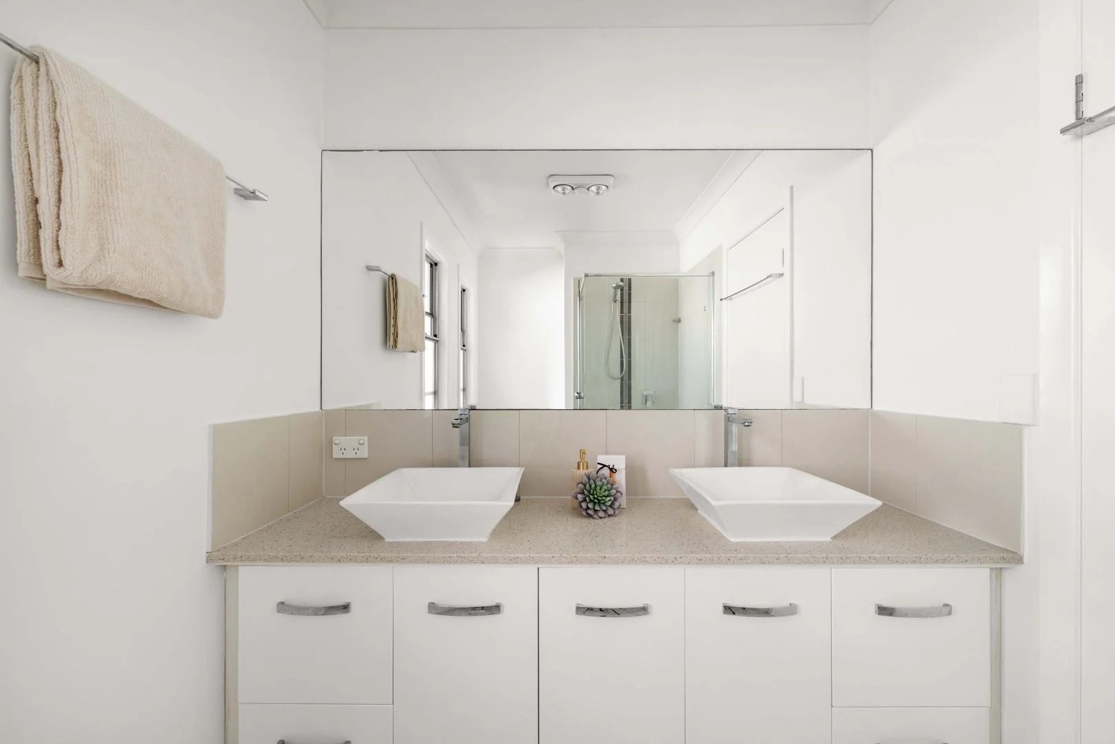 Additional image 5 of 283 Bennetts Road, Norman Park QLD 4170