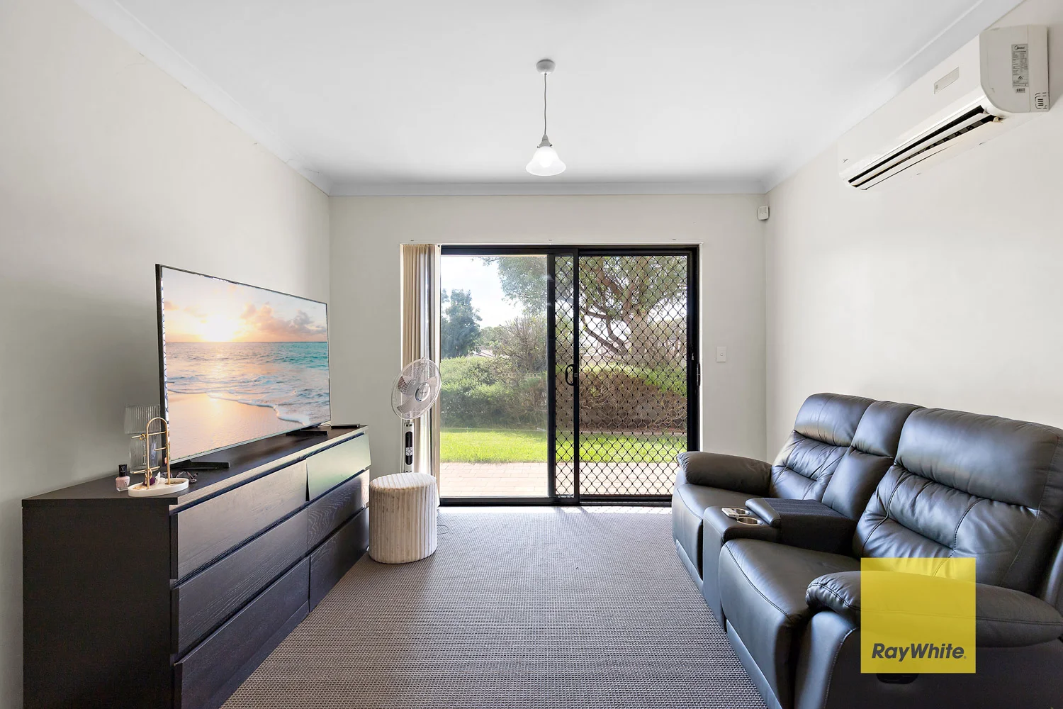13/17 Southdown Place, Thornlie WA 6108
