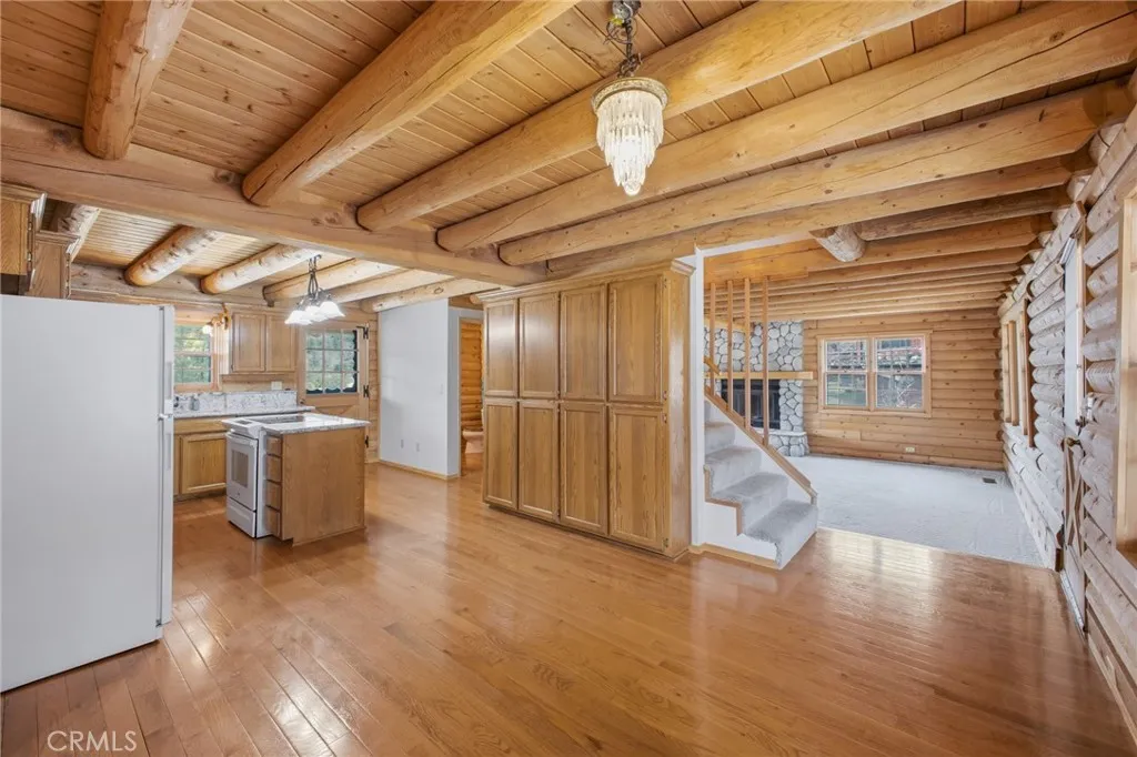 Additional image 8 of 33052 Donner Ln, Running Springs, CA 92382