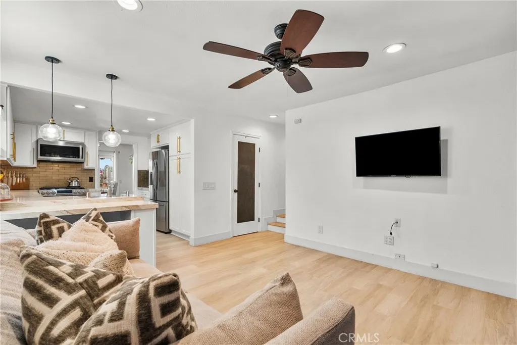 Additional image 16 of 23121 Yvette Lane, Valencia, CA 91355