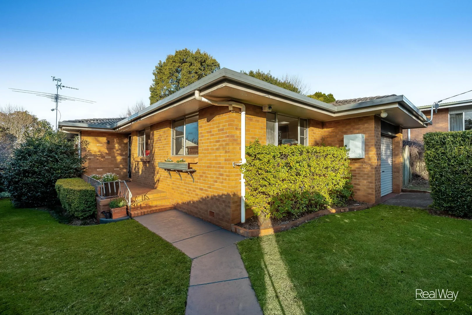 Additional image 3 of 16 Talinga Street, Mount Lofty QLD 4350