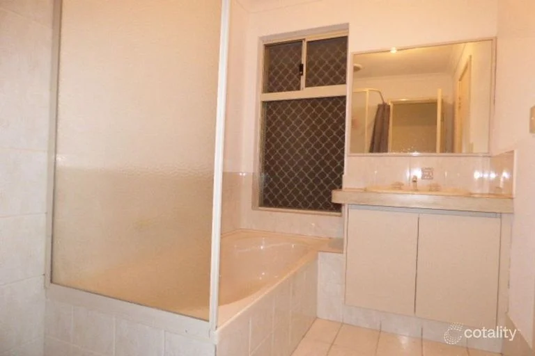 Additional image 16 of 7/11 Norbertine Cl, Queens Park WA 6107