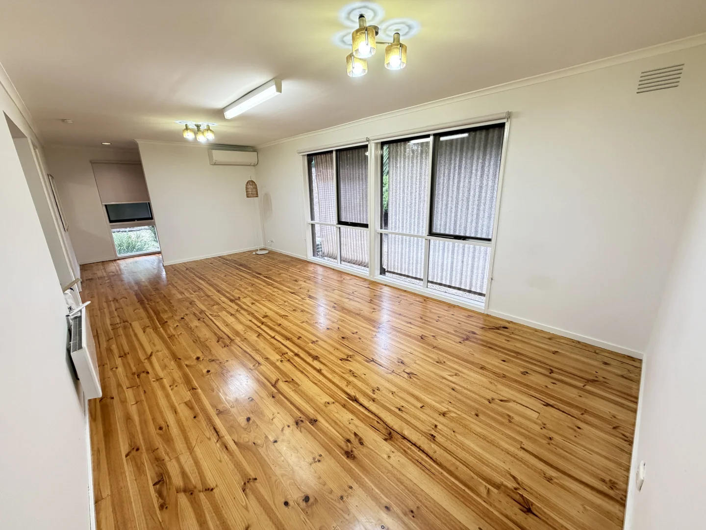 33 Burleigh Road, Melton VIC 3337 photo 3