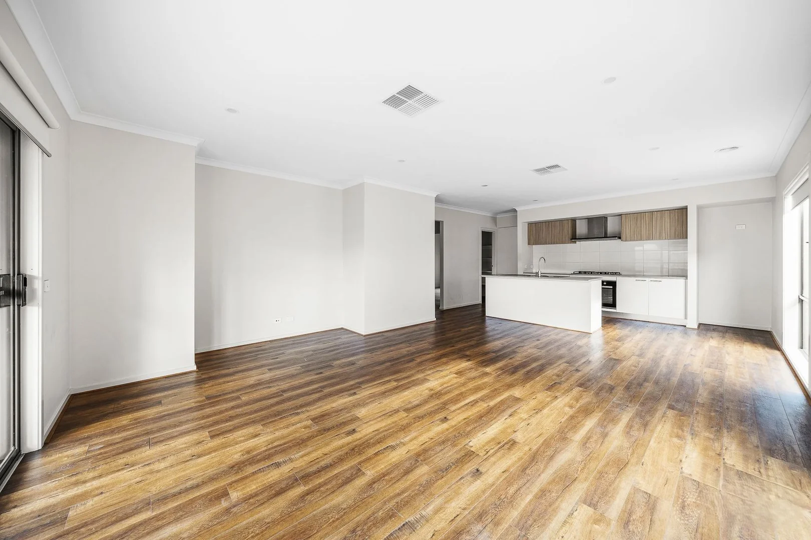11 Matchett Drive, Clyde VIC 3978 photo 5