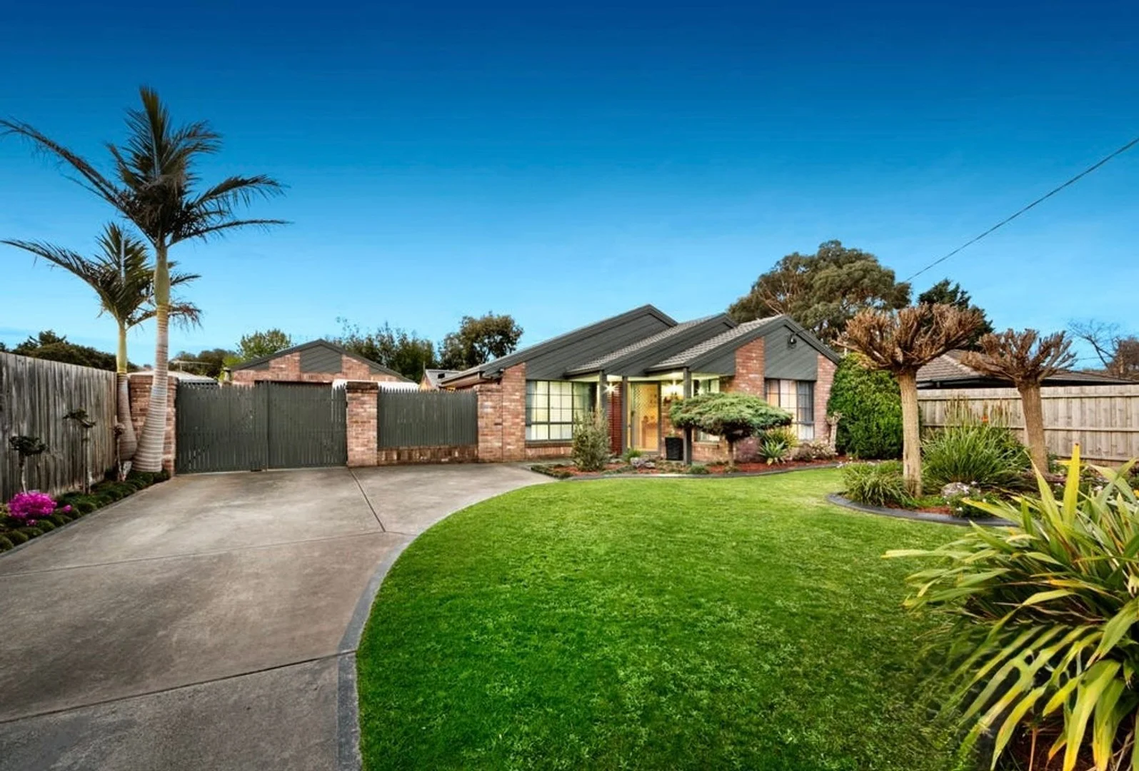 12 Cameron Way, Pakenham VIC 3810