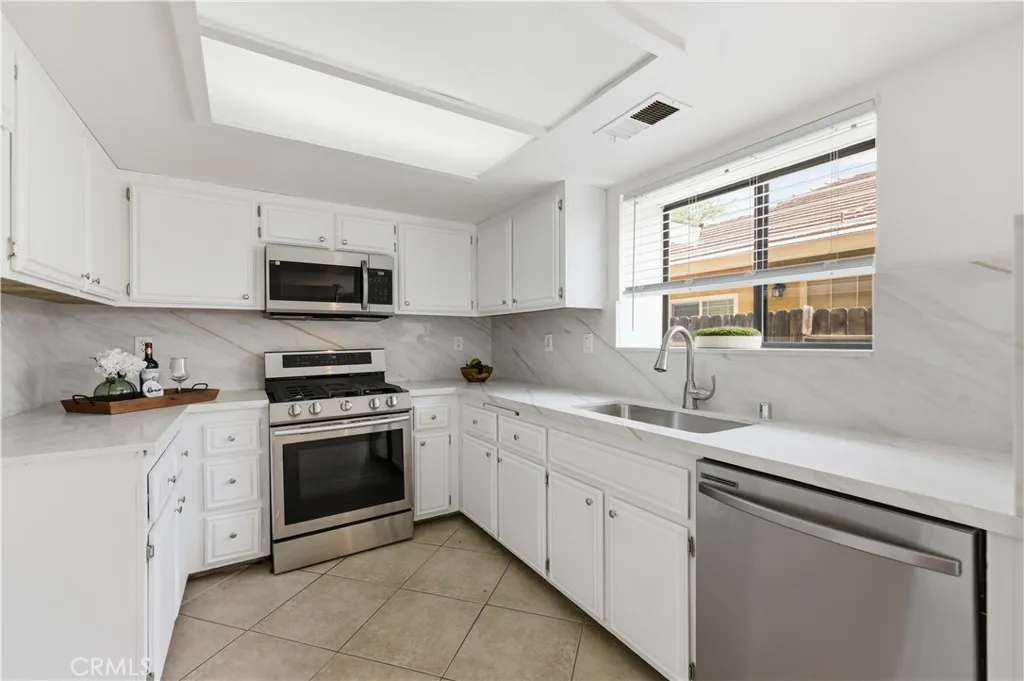 Additional image 17 of 1212 W Ave H4, Lancaster, CA 93534