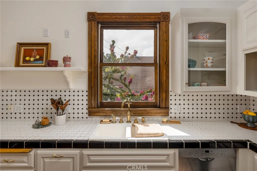 Additional image 65 of 932 N Avenue 65 Ave, Los Angeles, CA 90042