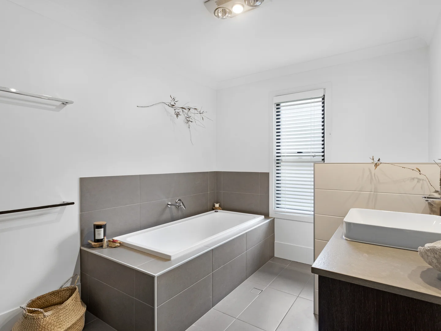Additional image 11 of 20 Kingcrest Drive, Reedy Creek QLD 4227
