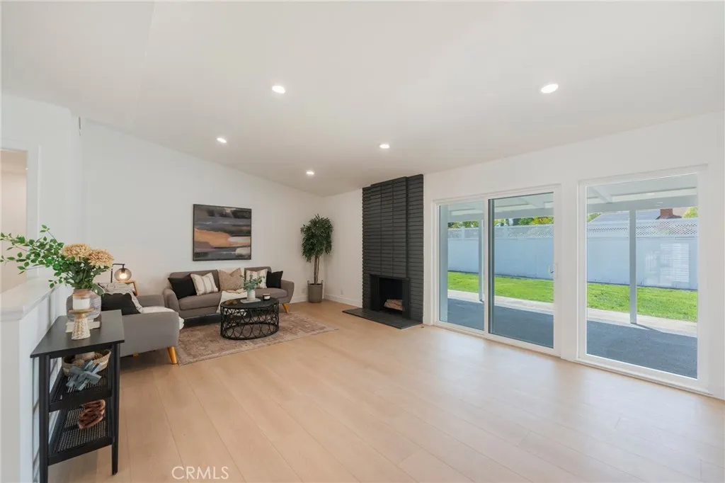 Additional image 5 of 1018 N Wright St, Santa Ana, CA 92701