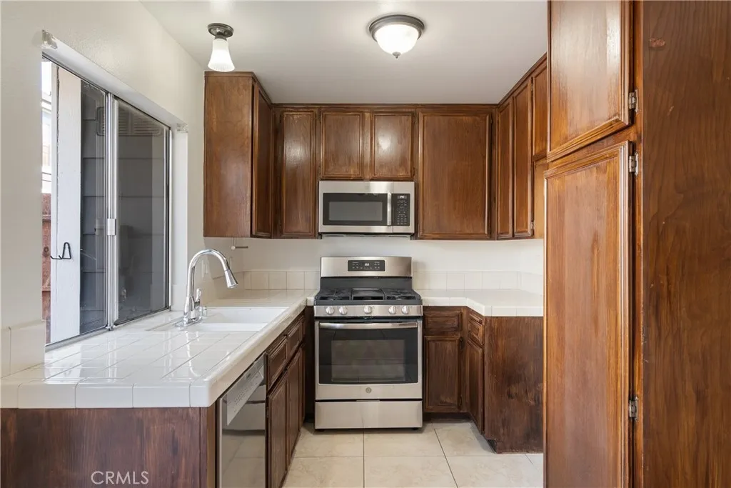 Additional image 34 of 824 N Pasadena Ave Unit 6, Azusa, CA 91702
