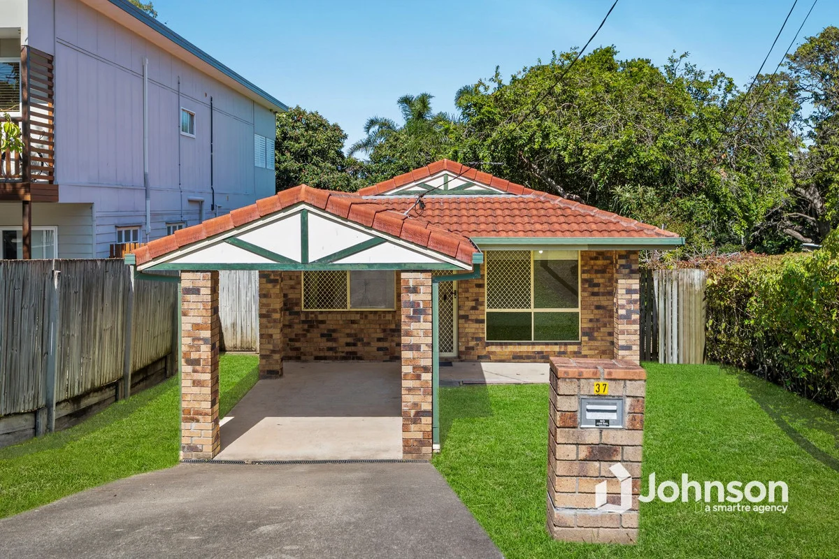 37 Barrinia Street, Manly QLD 4179