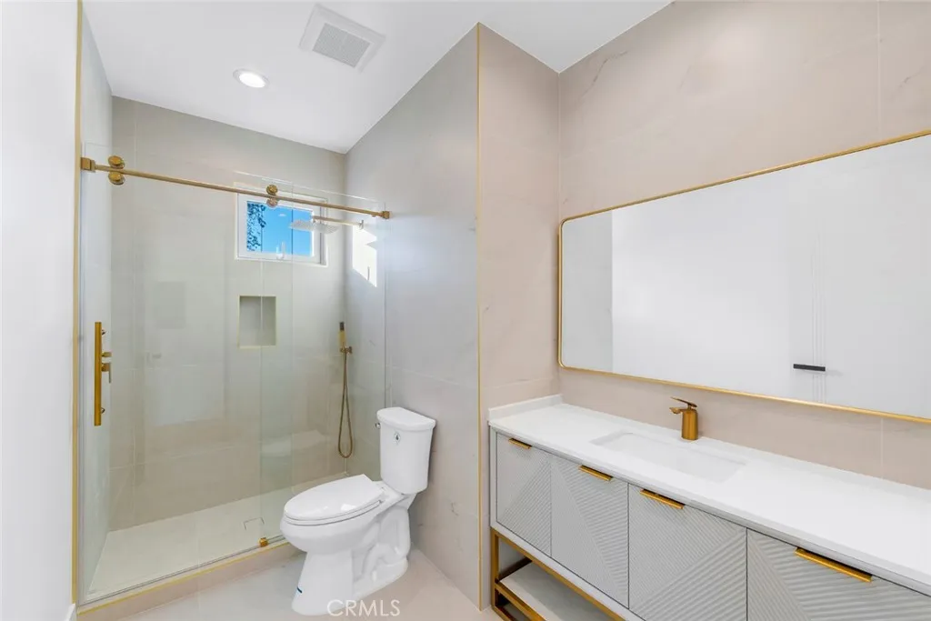 Additional image 108 of 853 Oak St, Costa Mesa, CA 92627