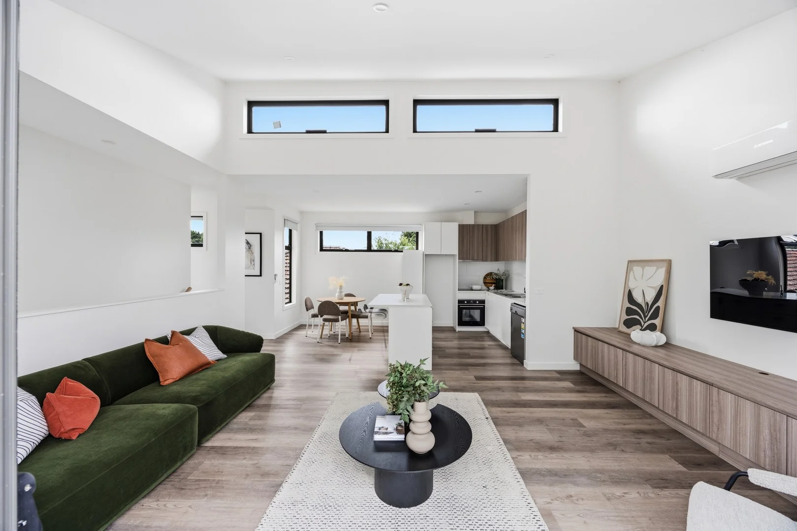 2/4 Enderly Avenue, Reservoir VIC 3073