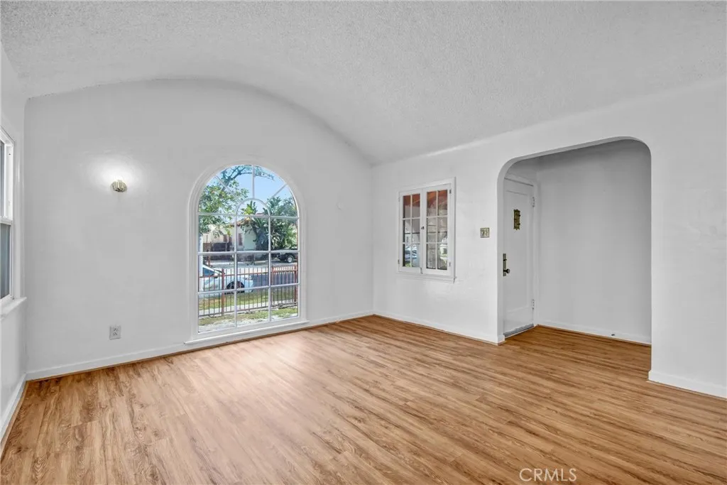 Additional image 8 of 914 E 83rd Street, Los Angeles, CA 90001