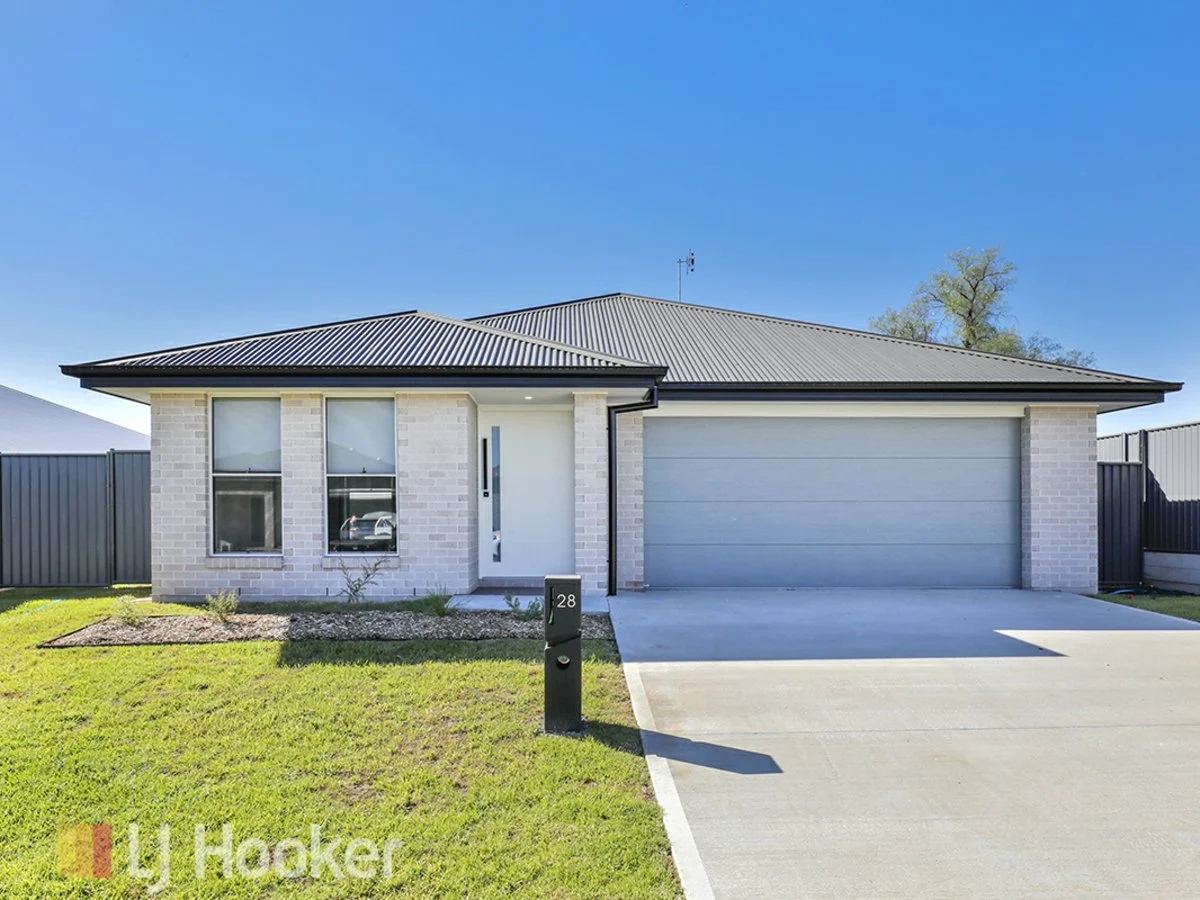 28 Explorers Way, Westdale NSW 2340