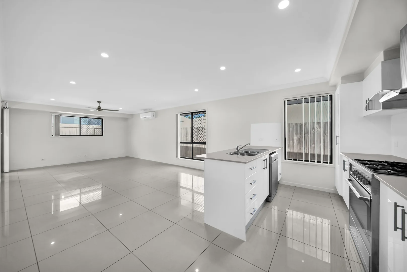 Additional image 2 of 60 Pepper Tree Drive, Holmview QLD 4207