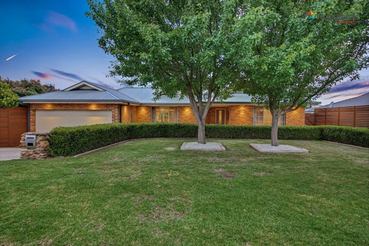 21 Roberts Way, Kooringal NSW 2650