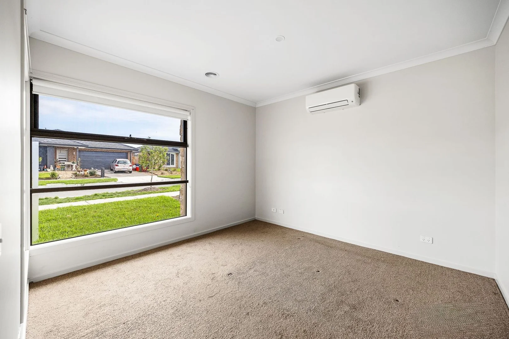 11 Matchett Drive, Clyde VIC 3978 photo 2