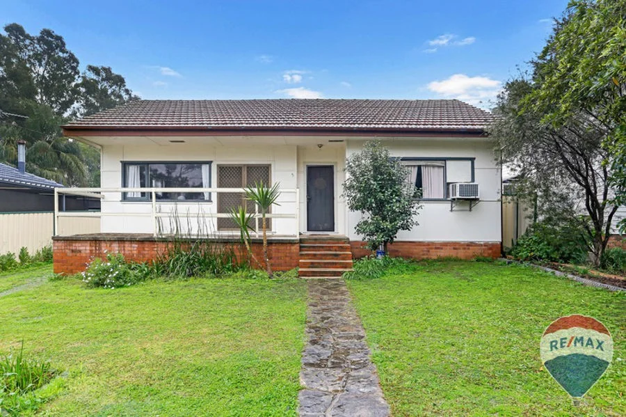 5 CONWAY AVENUE, Cambridge Park NSW 2747