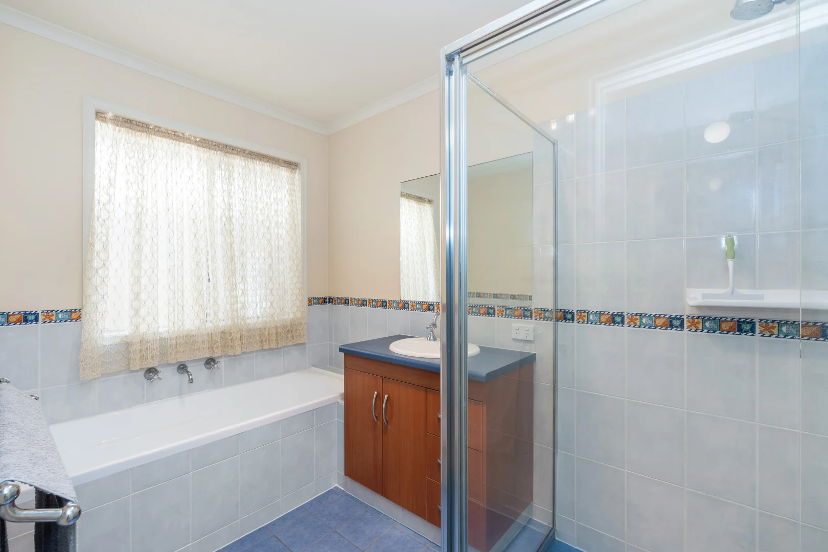 Additional image 4 of 125A The Cove Rd, Hallett Cove SA 5158