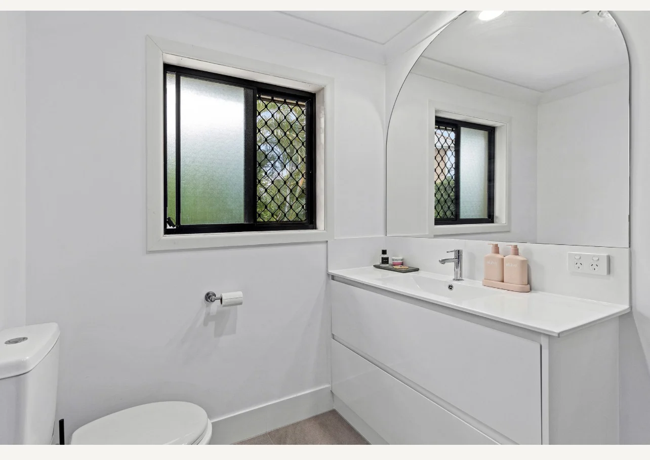2/33 Hall Street, Chermside QLD 4032 photo 4