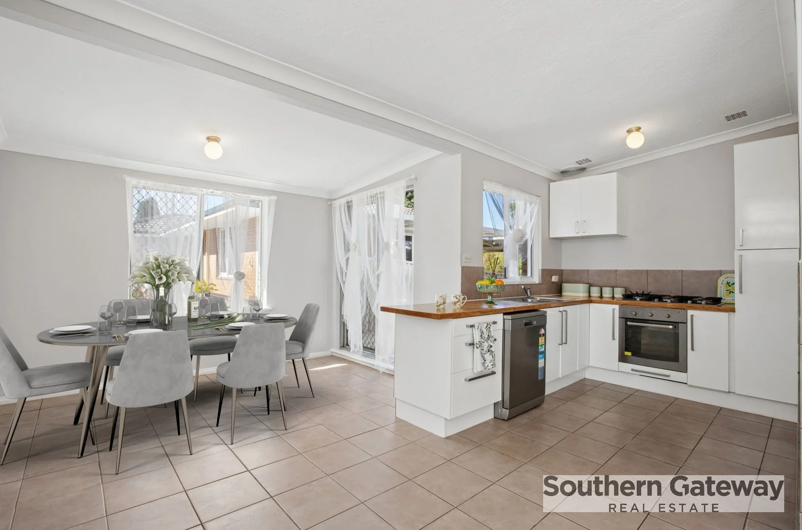 18 Nathaniel Way, Orelia WA 6167
