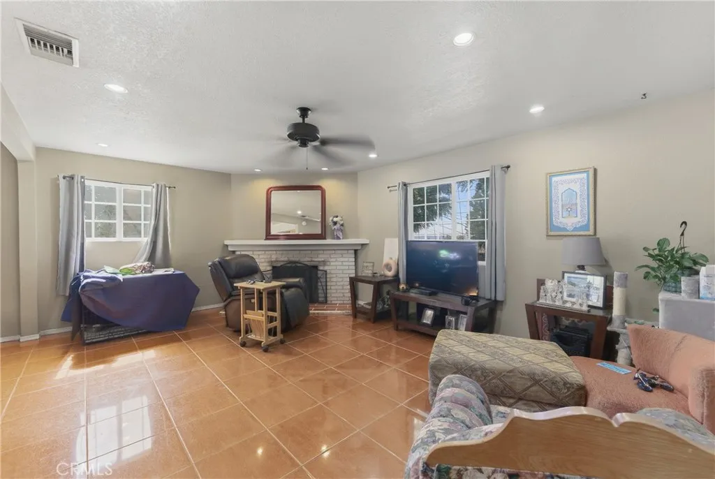 Additional image 34 of 13110 Beaver St, Sylmar, CA 91342