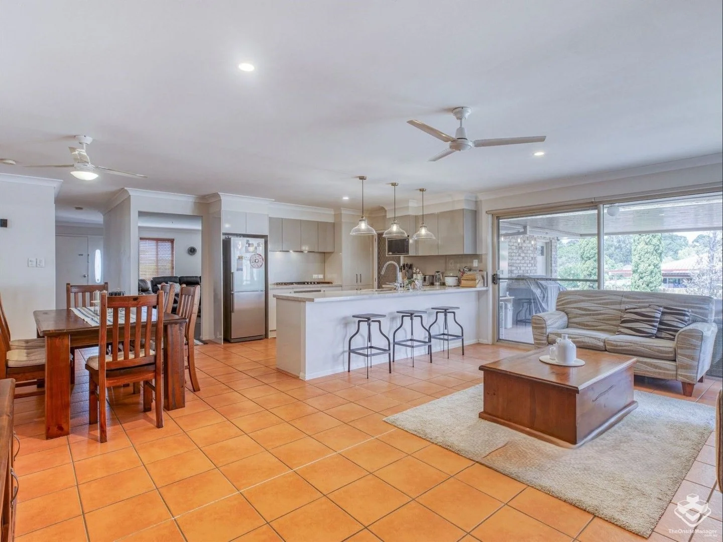 4 Glider Cl, Doolandella QLD 4077