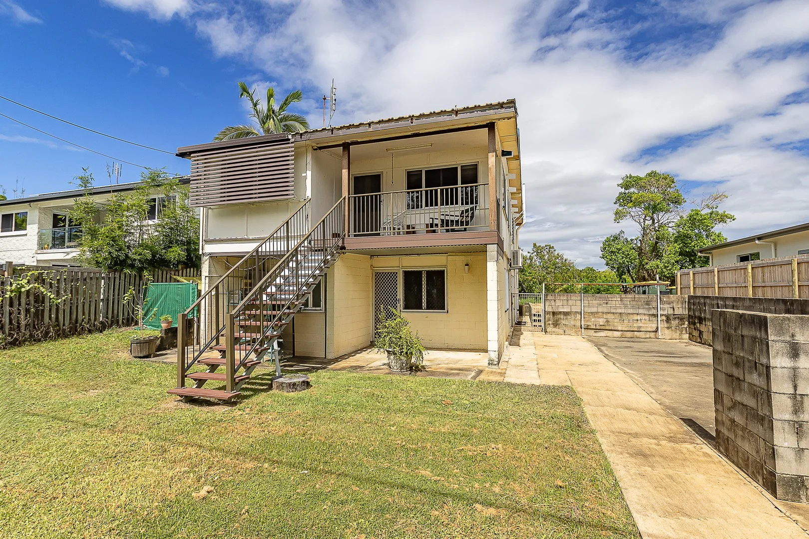 2/69 Cay Street, Saunders Beach QLD 4818