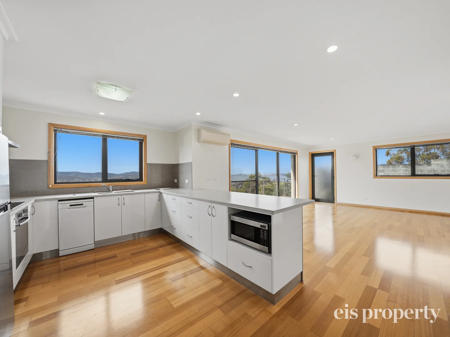 Additional image 2 of 51a Knocklofty Terrace, West Hobart TAS 7000