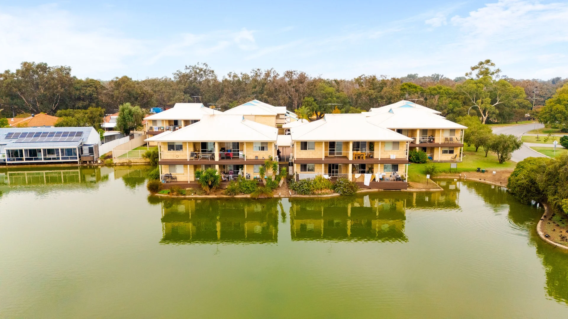 31/1 Lakes Crescent, South Yunderup WA 6208