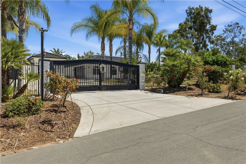 Additional image 4 of 2189 Myers St, Riverside, CA 92503