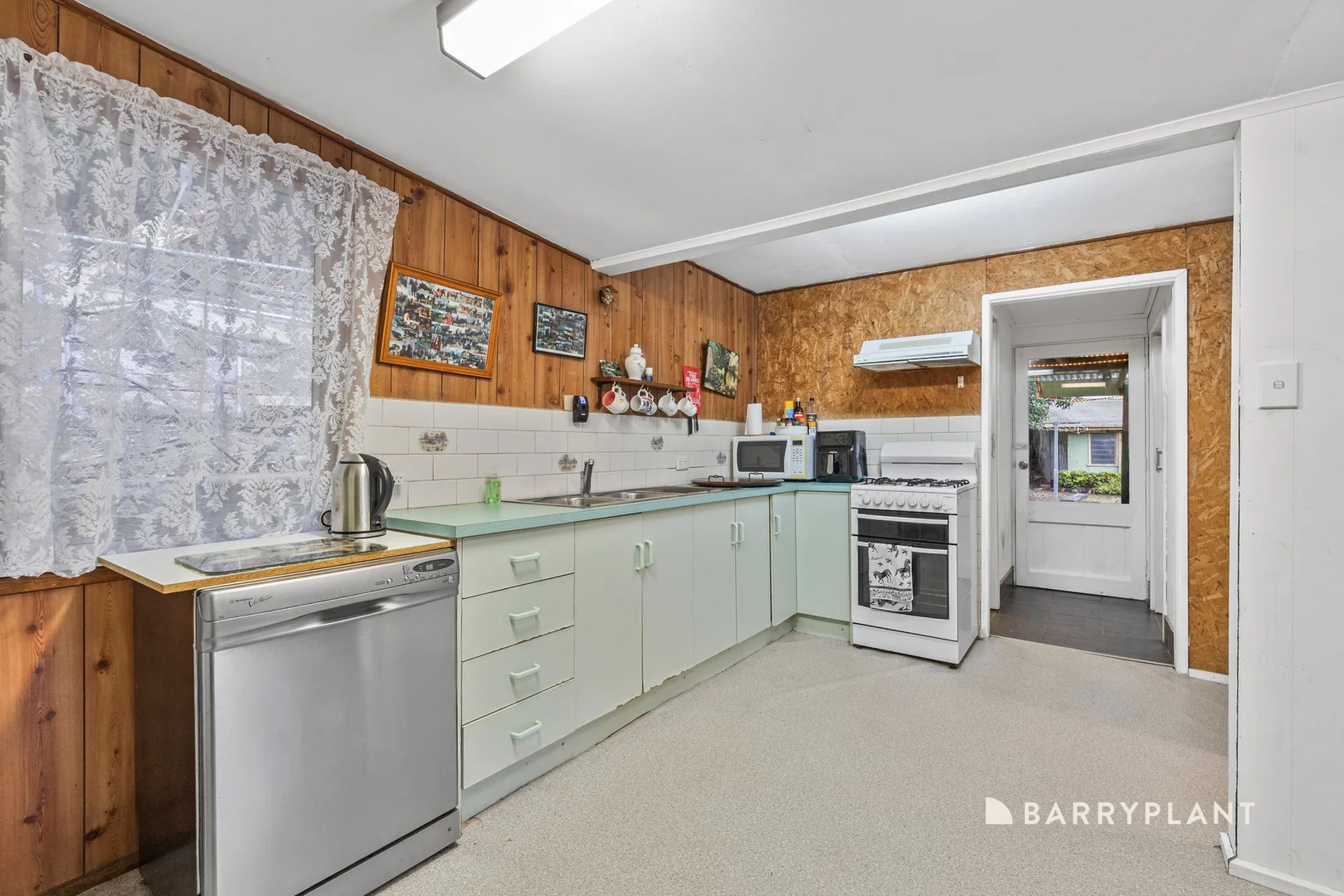 7 Daphne Crescent, Hurstbridge VIC 3099 photo 2