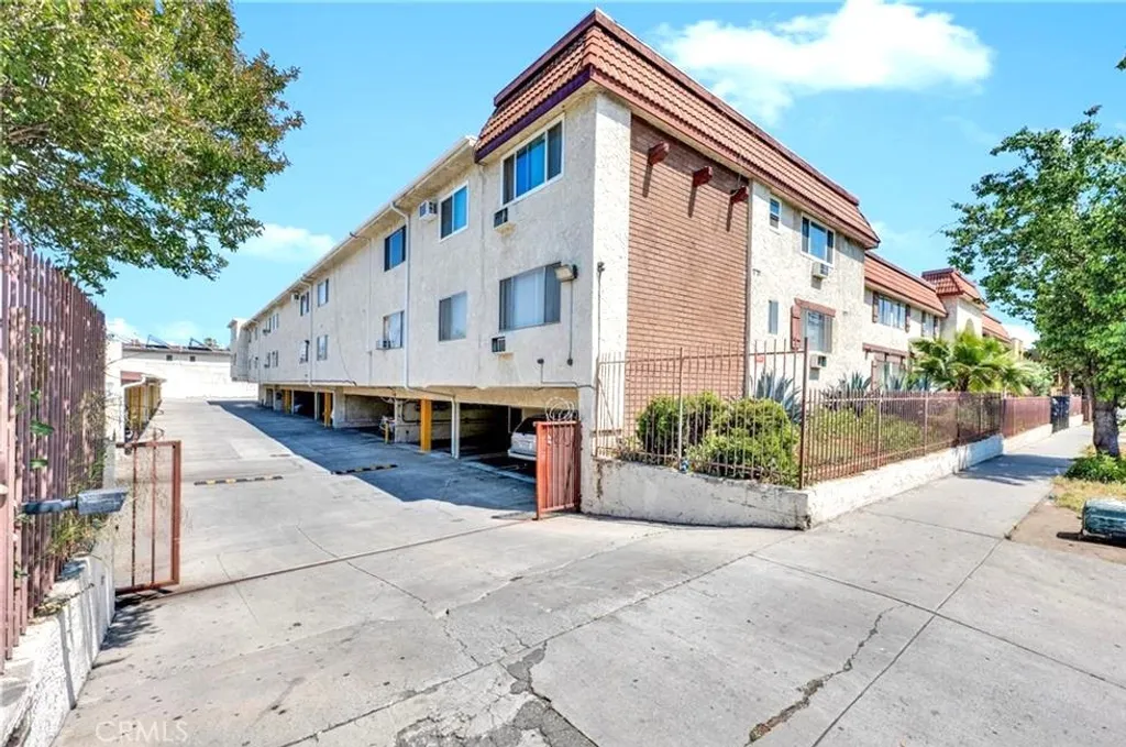 Additional image 3 of 8800 Cedros Avenue Unit 207, Panorama City, CA 91402
