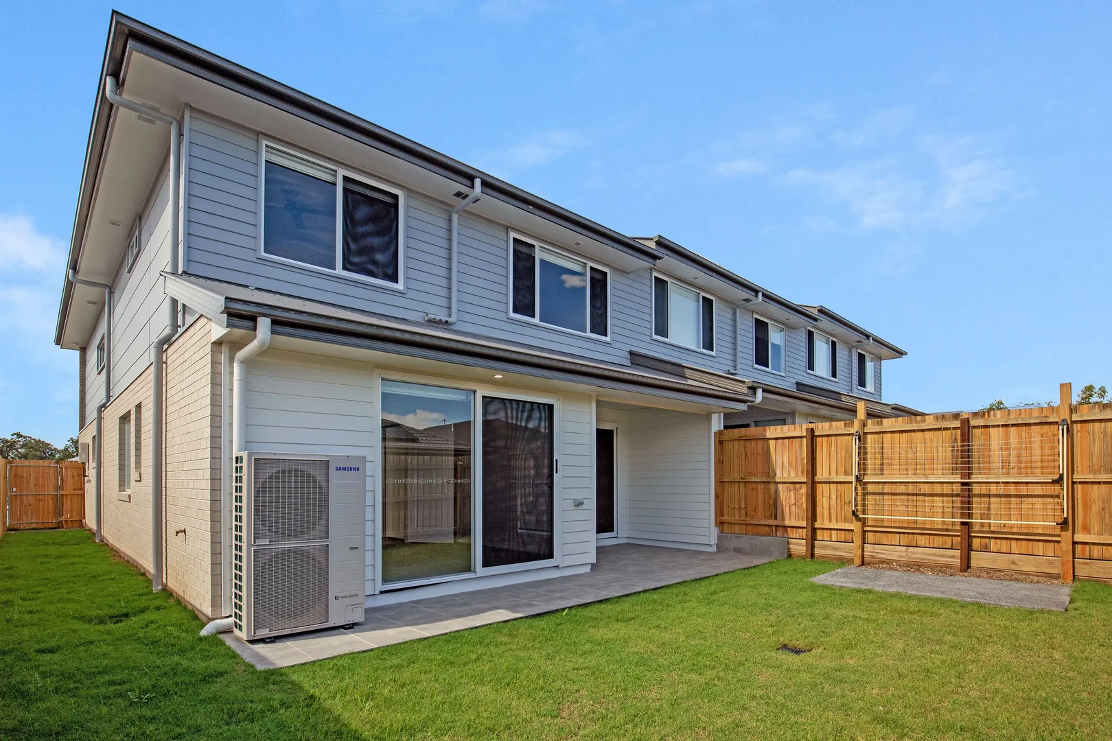 9 Neumann Dr, Yarrabilba QLD 4207 photo 2