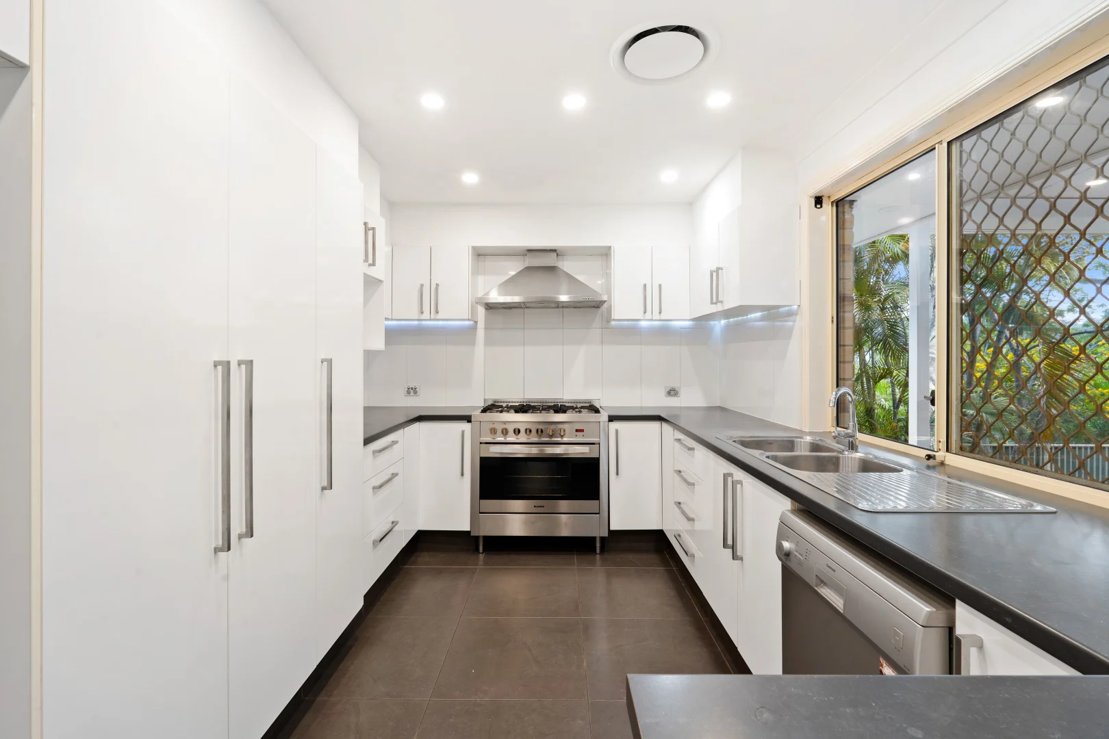 Additional image 2 of 7 Watford Crescent, Molendinar QLD 4214