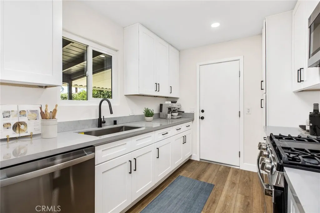 Additional image 70 of 579 W Mayberry Avenue, Hemet, CA 92543