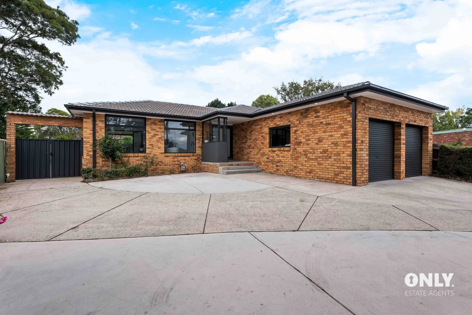 97 Gleneagles Drive, Endeavour Hills VIC 3802