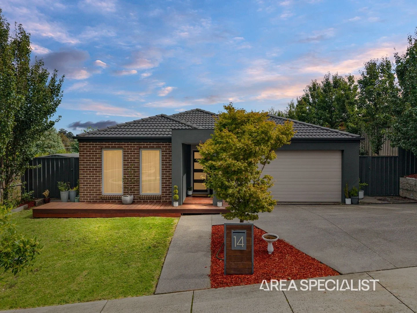 14 Elmside Avenue, Warragul VIC 3820